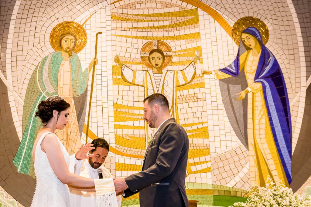 benção dos noivos altar igreja sagrada família ouro branco