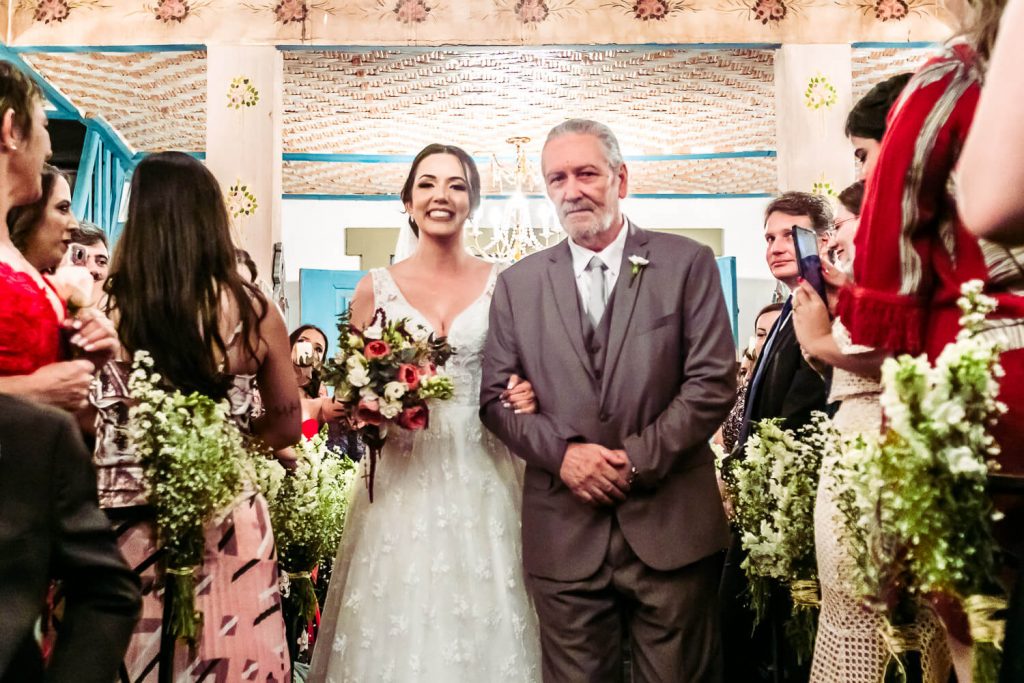 entrada noiva casamento Capela Santa Terezinha BH