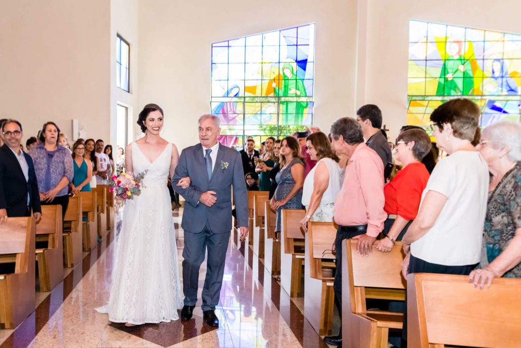 entrada noiva casamento Ouro Branco Igreja Sagrada Família