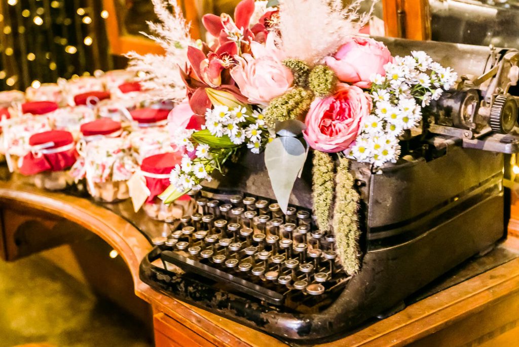 decoração maquina de escrever casamento Utopica Eventos