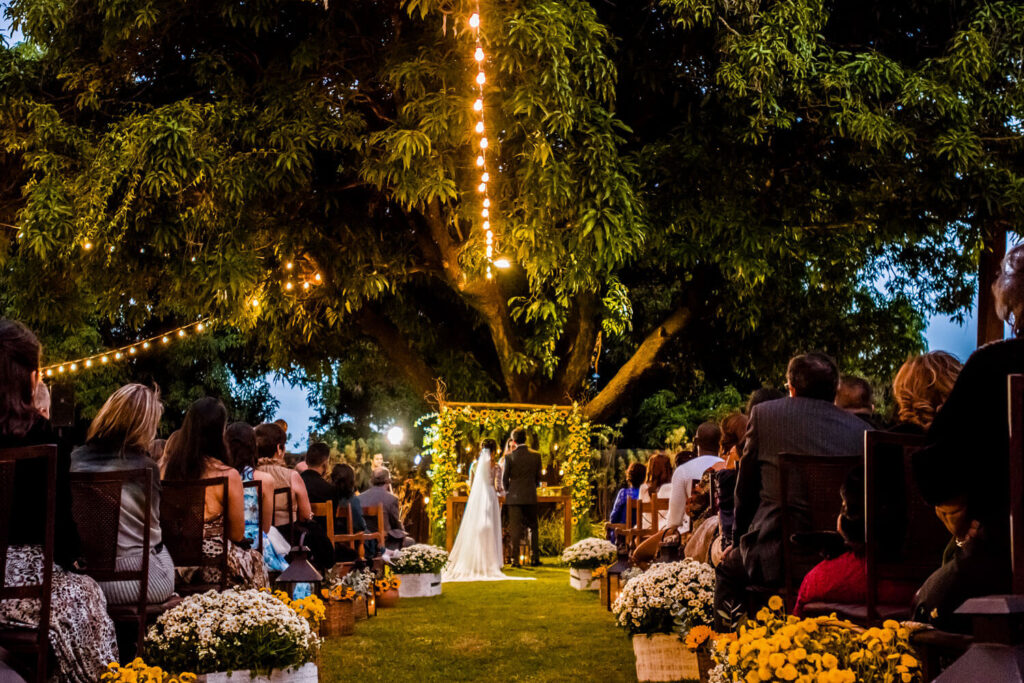 Decoração de casamento no campo, ao ar livre, próximo a BH