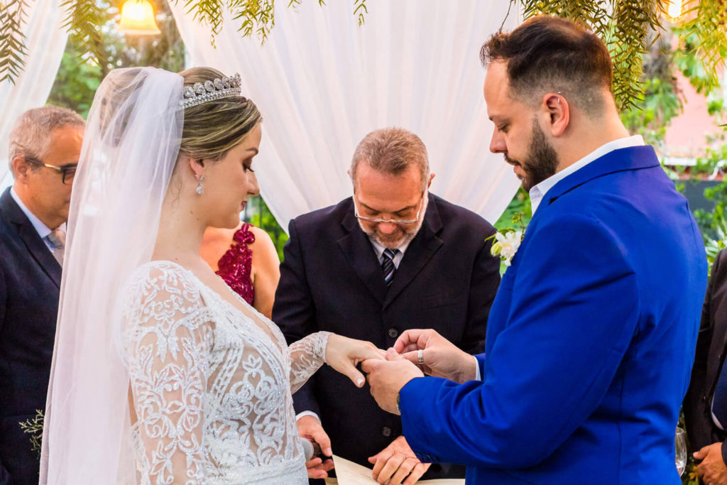 troca de alianças em mini wedding no restaurante O Conde