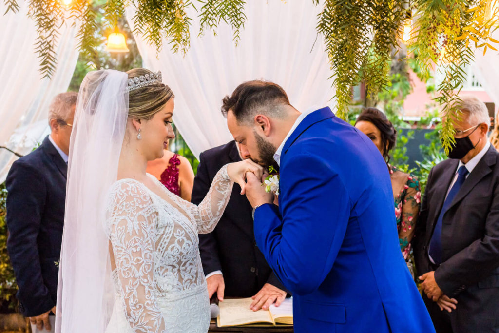 troca de alianças em mini wedding no restaurante O Conde