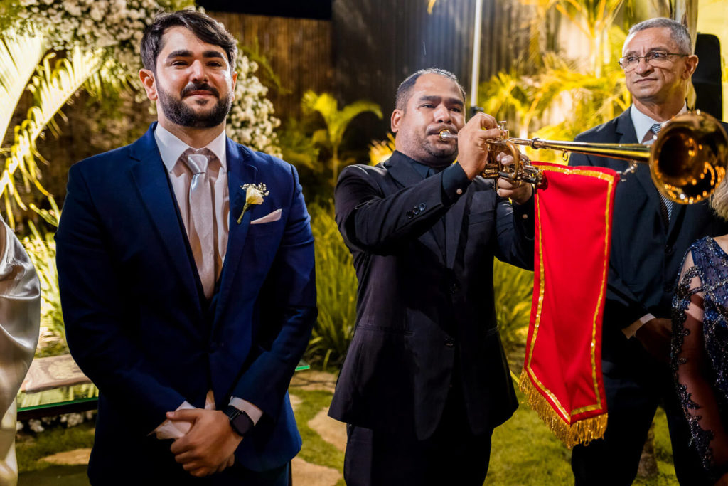 noivo emocionado em casamento na Casa Giardino Eventos