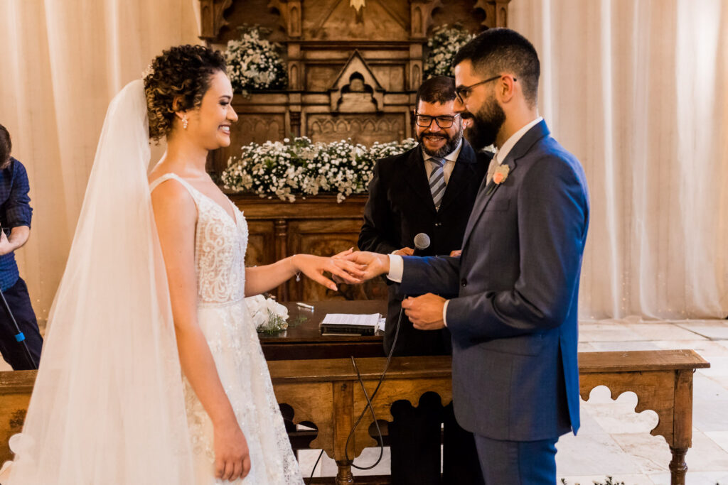 troca de alianças em um casamento no Salaberry Recepções, Pampulha, BH