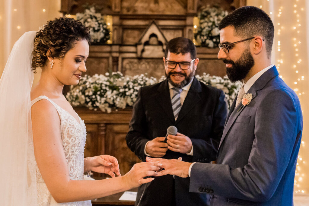 troca de alianças em um casamento no Salaberry Recepções, Pampulha, BH