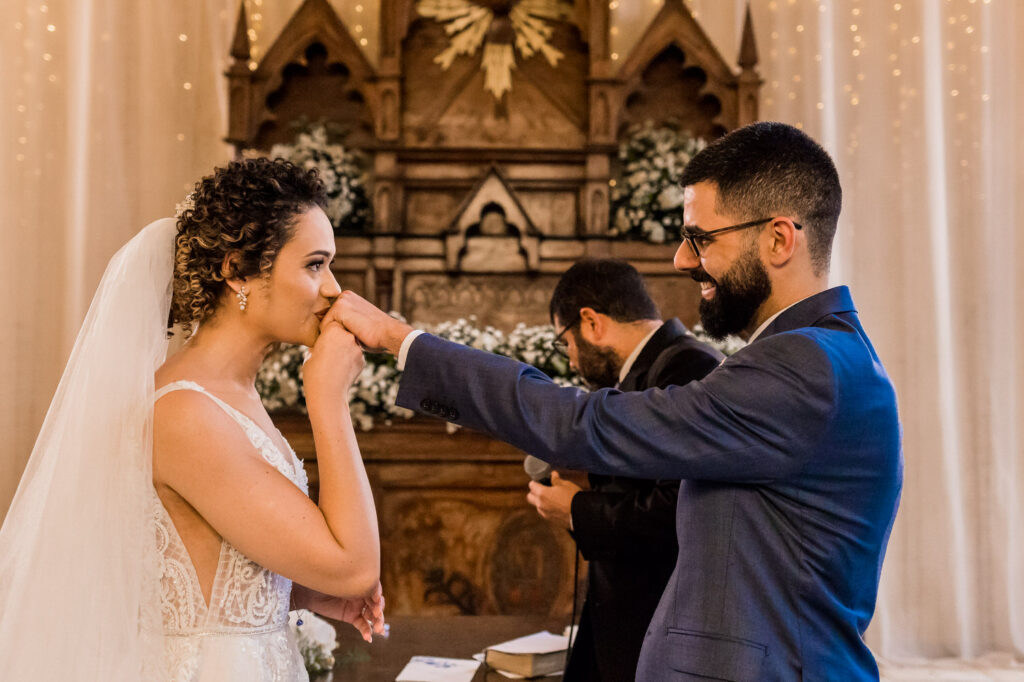 troca de alianças em um casamento no Salaberry Recepções, Pampulha, BH