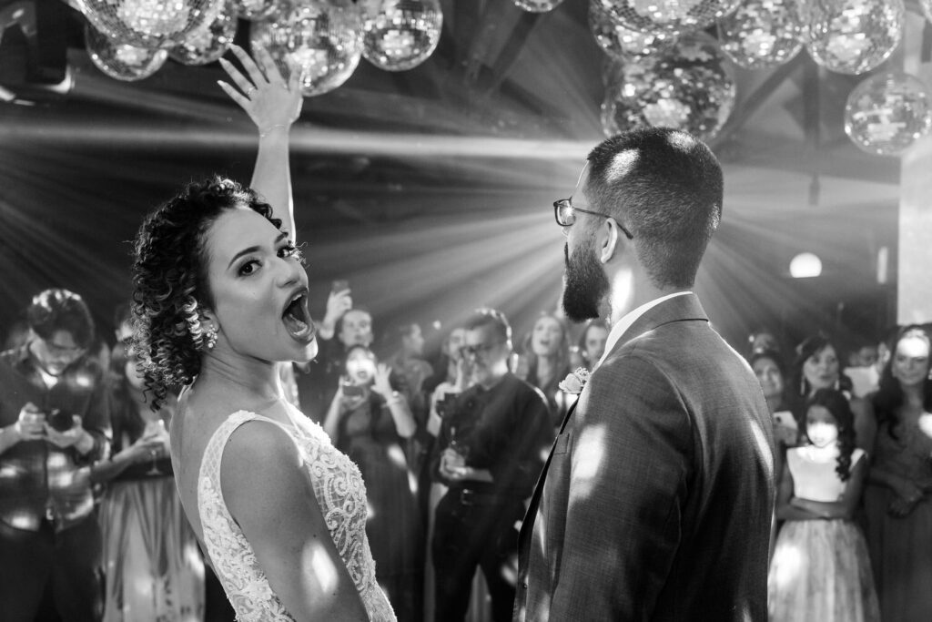 Dança dos noivos no Casamento no Salaberry Recepções, Pampulha, BH