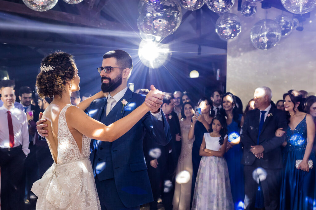 Dança dos noivos no Casamento no Salaberry Recepções, Pampulha, BH