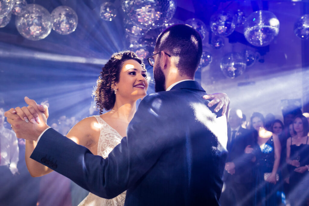 Dança dos noivos no Casamento no Salaberry Recepções, Pampulha, BH
