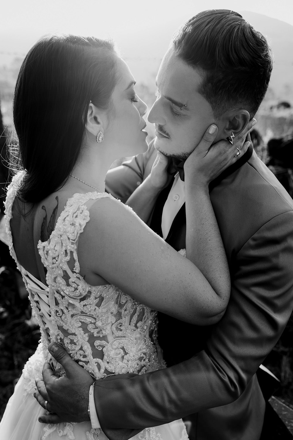 Ensaio pos wedding na Linha de Trem - Parque Linear - Belvedere, em BH