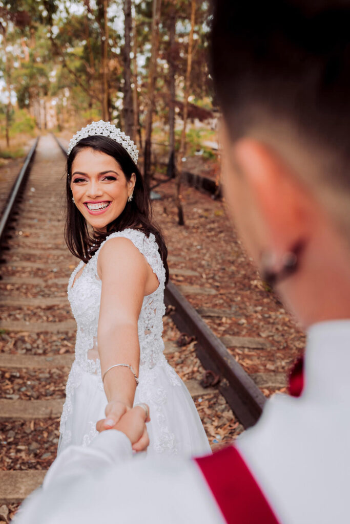 Ensaio pos wedding na Linha de Trem - Parque Linear - Belvedere, em BH